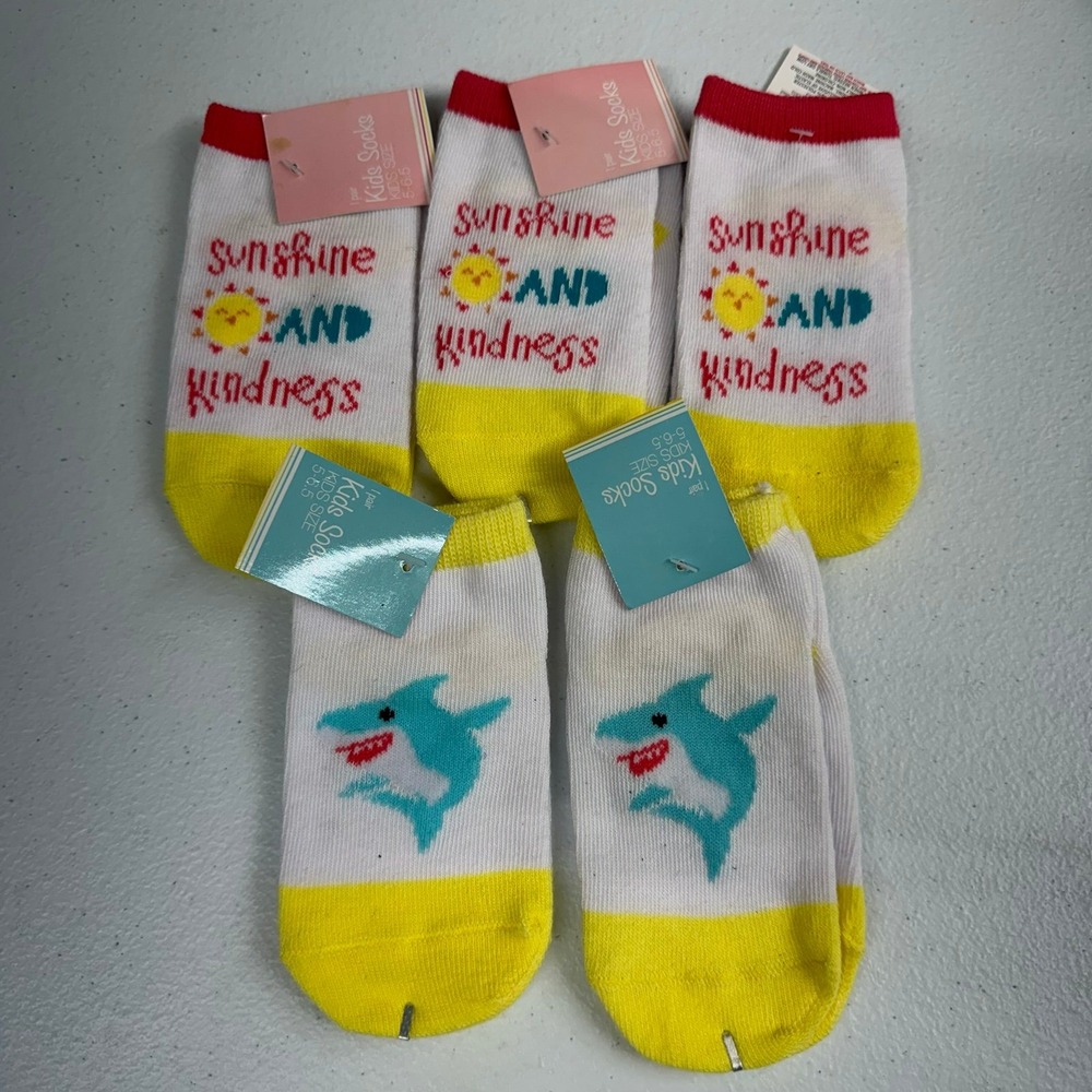 NEW Target girl's yellow cute shark sunshine ankle socks bundle 5 count 5-6.5